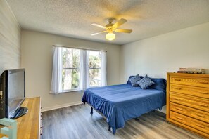 4 Schlafzimmer, Schreibtisch, Internetzugang, Bettwäsche