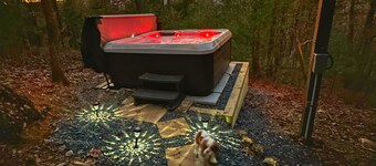 Relaxing Mountain Getaway with Hot Tub & Views! 6 minutes to Bryce Ski Resort