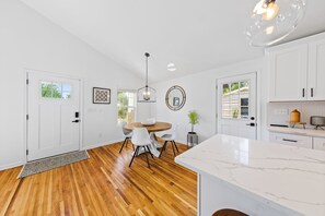 Dining - 4B Luxury South End Property W Hot Tub (Charlotte)