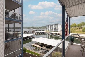 Property grounds - Monarch Cove 151-2D - Beautiful Waterfront Condo! (Lake Ozark)