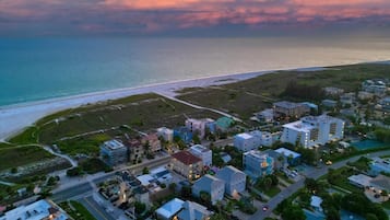 House, Multiple Beds (Vue B) | Aerial view
