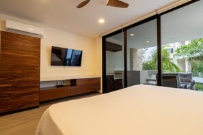 1 bedroom - Intimate apartment w/Private Pool • Moots 201 (Q.R)