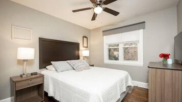 3 bedrooms, travel crib, WiFi