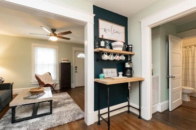 Adorable 2b/1ba <5 min GAC, downtown, universities