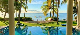 Tatenda 7bdr: Beachfront Estate Villa w/Heated Pool - Great for Large Families