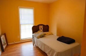 3 bedrooms, WiFi, bed sheets