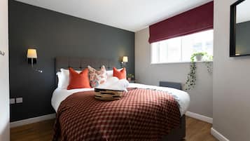 2 bedrooms, iron/ironing board, travel crib, free WiFi