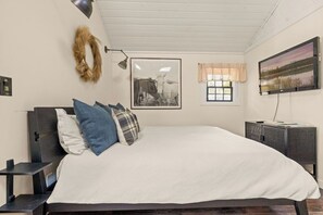 Travel crib, WiFi, bed sheets
