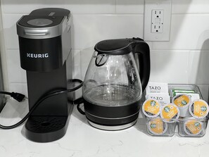 Coffee and/or coffee maker - Home away from away. Beautifully decorated 3 king bed with 2 bath. Downtown NJ (Newark)