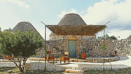 ํ
๋ผ์ค/ํํฐ์ค