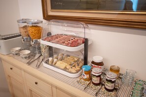 Morgenmadsbuffet hver dag mod et gebyr