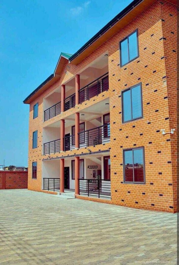 Front of property - Racapa Apartments (Santeo)