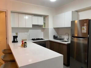 Mikrowelle, Ofen, Herdplatte, Geschirrspüler