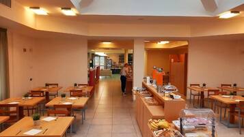 Gratis frukostbuffé varje dag