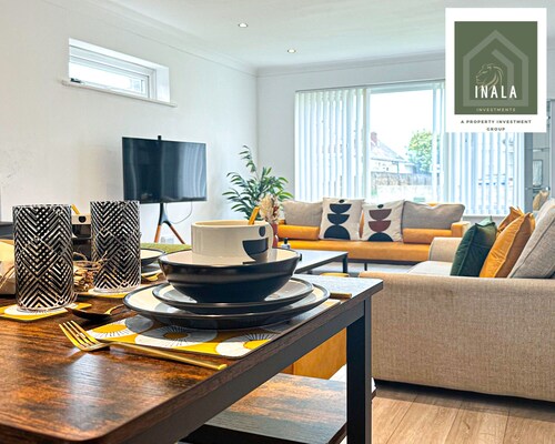 Stylish 4 Bedroom Home30% Offbusiness and Contractor Hotspotfree Parking+wifi