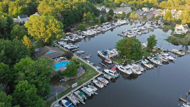 Marina - Raffaele`s Retreat - Tri-Level, Modern, Near Beach (South Haven)