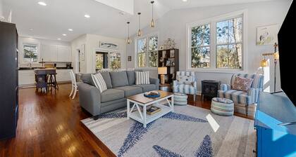 Cozy Pawleys Island Home in Prime Location!