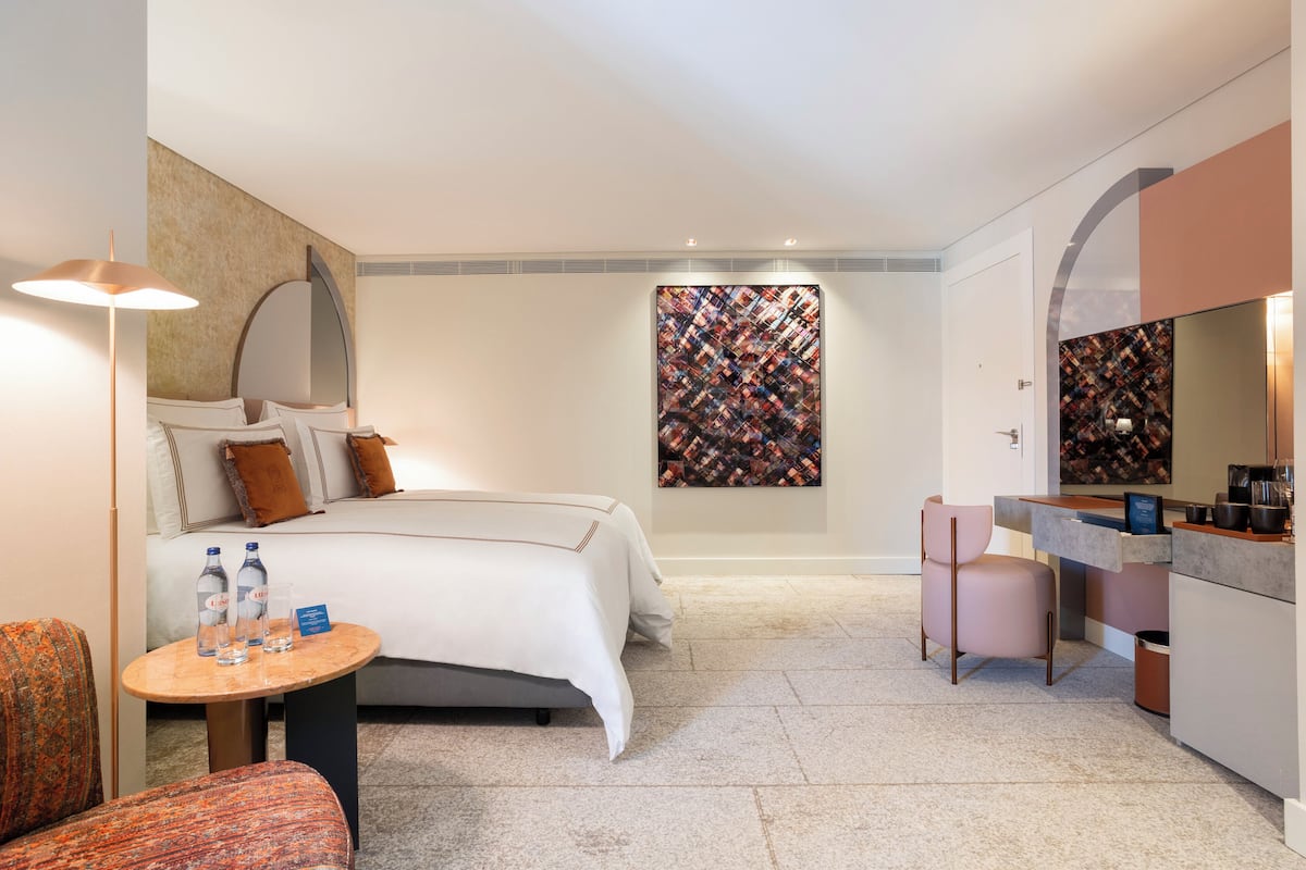 Grand Room, 2 Single Beds | 1 bedroom, hypo-allergenic bedding, minibar, in-room safe