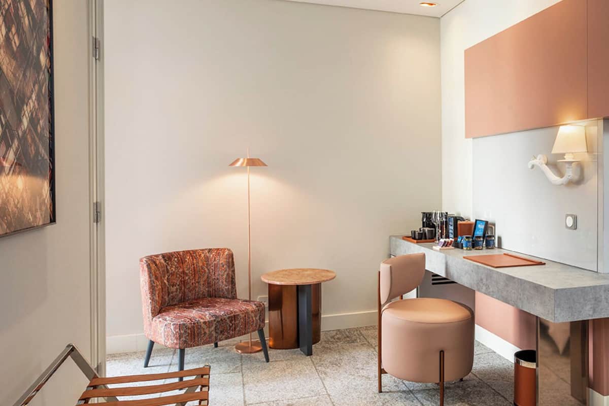 Allergivenligt sengetøj, minibar, pengeskab på værelset