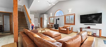 Stand-alone Mountain Home, Private Hot Tub and Deck, Mountain Views #34 by Summit County Mountain Retreats