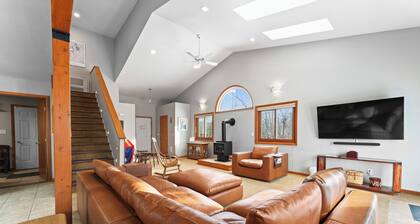 Stand-alone Mountain Home, Private Hot Tub and Deck, Mountain Views #34 by Summit County Mountain Retreats