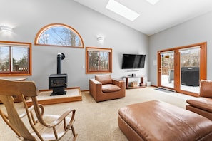House (3 Bedrooms) | Property amenity - Stand-alone Mountain Home, Private Hot Tub and Deck, Mountain Views #34 by Summit County Mountain Retreats (Silverthorne)