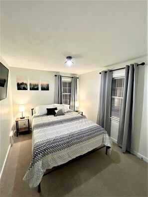 3 Schlafzimmer, Schreibtisch, Bügeleisen/Bügelbrett, kostenloses WLAN