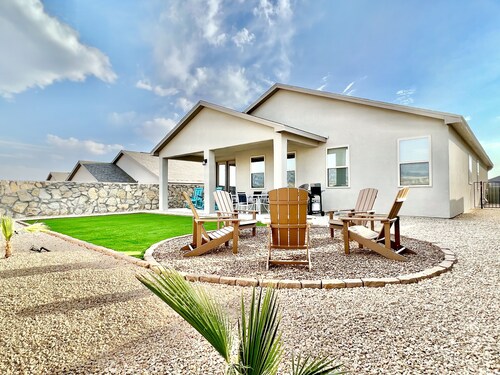 ⭐️ Western Style Casita with 3BR and a Fitness Room and BBQ grill