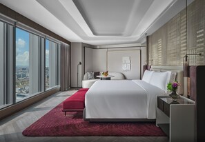 1 King Junior Suite Living Area | Down comforters, in-room safe, desk, laptop workspace - InterContinental Shenzhen WECC by IHG (Shenzhen)