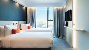 Standard Room, 2 Twin Beds (Free Breakfast) | In-room safe, desk, laptop workspace, blackout drapes