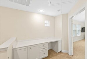 Interior - Luxe 3B/2B! Kid Friendly! Tesla Charger!2 mi Hobby (Houston)