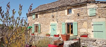 Maison Ancienne Caussenarde à Quelques km des Gorges du Tarn