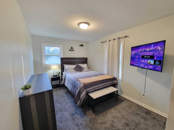 3 bedrooms, iron/ironing board, WiFi, bed sheets