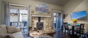 Sun Valley/Ketchum-Location, Hot tub, pet friendly, walk to ski and downtown