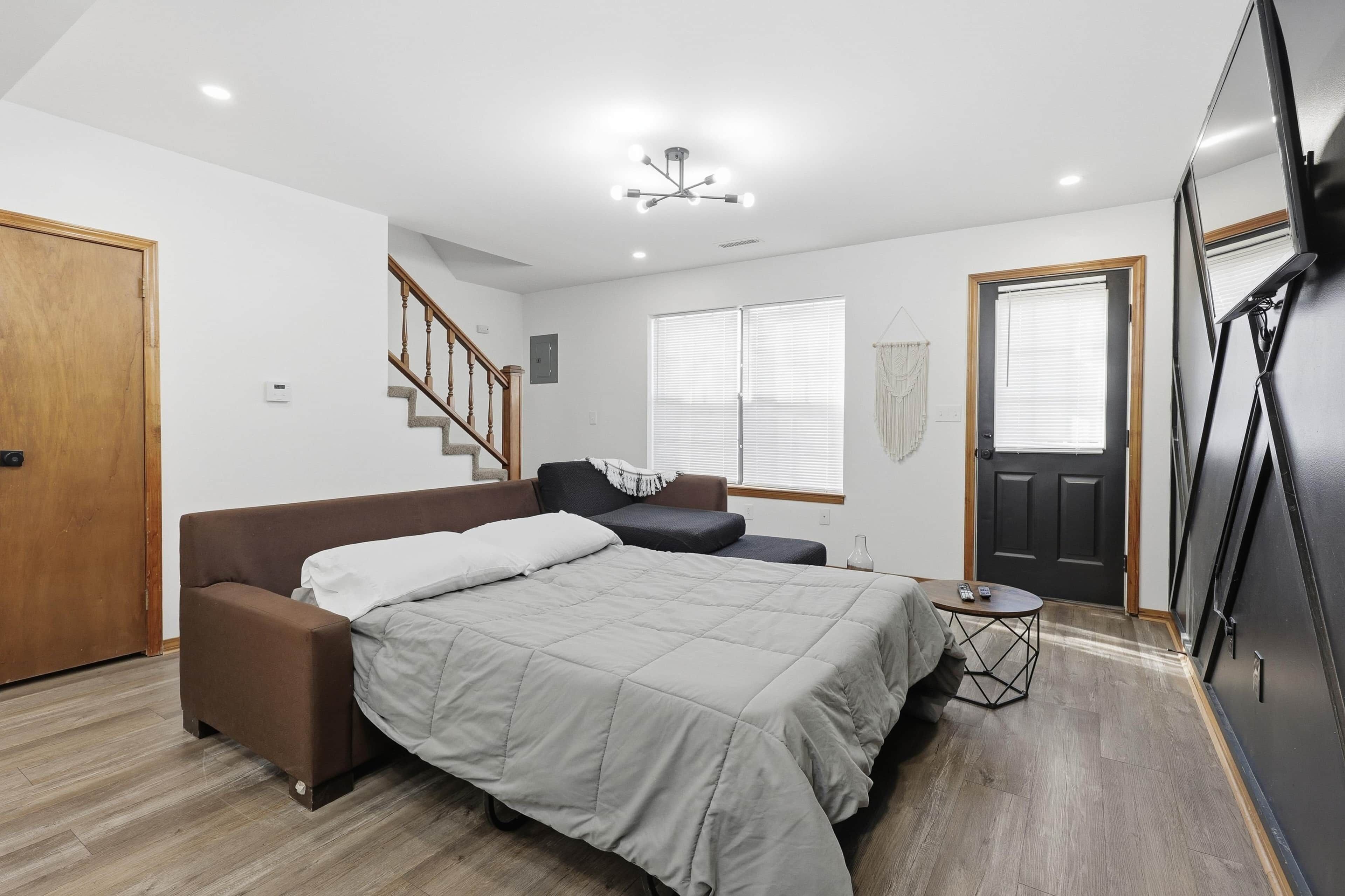 2 quartos, ferros/tábuas de passar roupa, Wi-Fi, roupa de cama