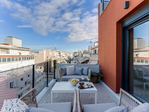 Studio, Terrace, City View | Balcony - Sanders Port - Sleeky Studio With Roof-top Terrace (Piraeus)