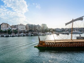 Estúdio, terraço, vista para a cidade | Fachada