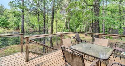 Lake Palestine Retreat – Dock, Fire Pit & Serene Views