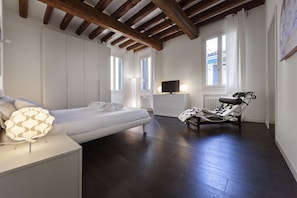 2 chambres, fer et planche Ă repasser, Wi-Fi gratuit, draps fournis