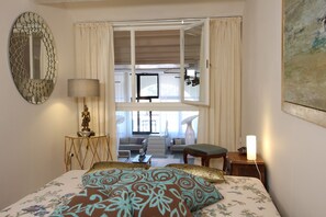 2 makuuhuonetta, silitysrauta/-lauta, vuodevaatteet