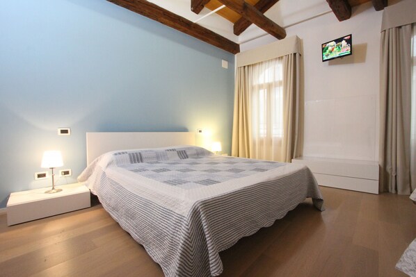 1 chambre, fer et planche à repasser, Wi-Fi gratuit, draps fournis