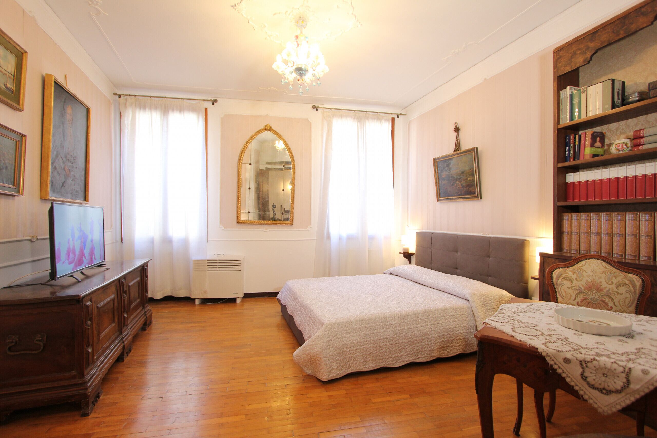 3 chambres, fer et planche à repasser, Wi-Fi gratuit, draps fournis