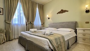 5 bedrooms, iron/ironing board, free WiFi