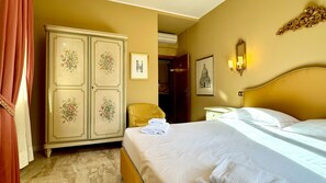 5 bedrooms, iron/ironing board, free WiFi