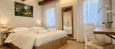 3 chambres, fer et planche à repasser, Wi-Fi gratuit, draps fournis