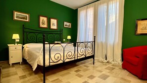 4 soverom, strykejern/-brett, wi-fi (inkludert) og sengetøy