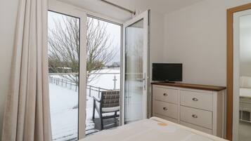 2 bedrooms, individually decorated, individually furnished, free WiFi