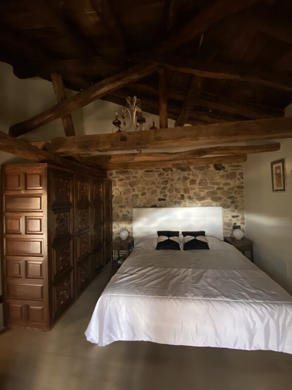 2 bedrooms, bed sheets