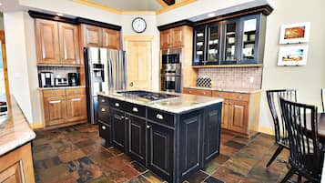 Luxury House, Multiple Bedrooms, Kitchenette, Mountainside | Private kitchen | Full-size fridge, microwave, oven, dishwasher