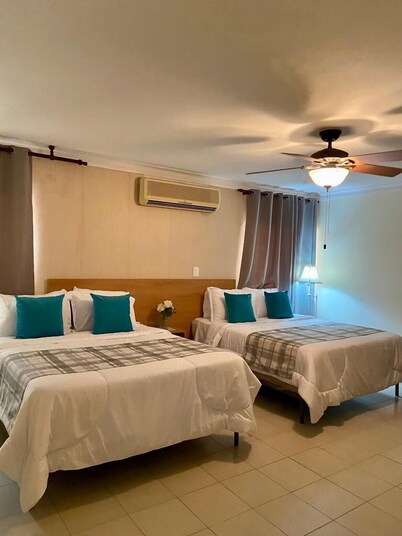 BOTANIC GARDEN HOSTAL